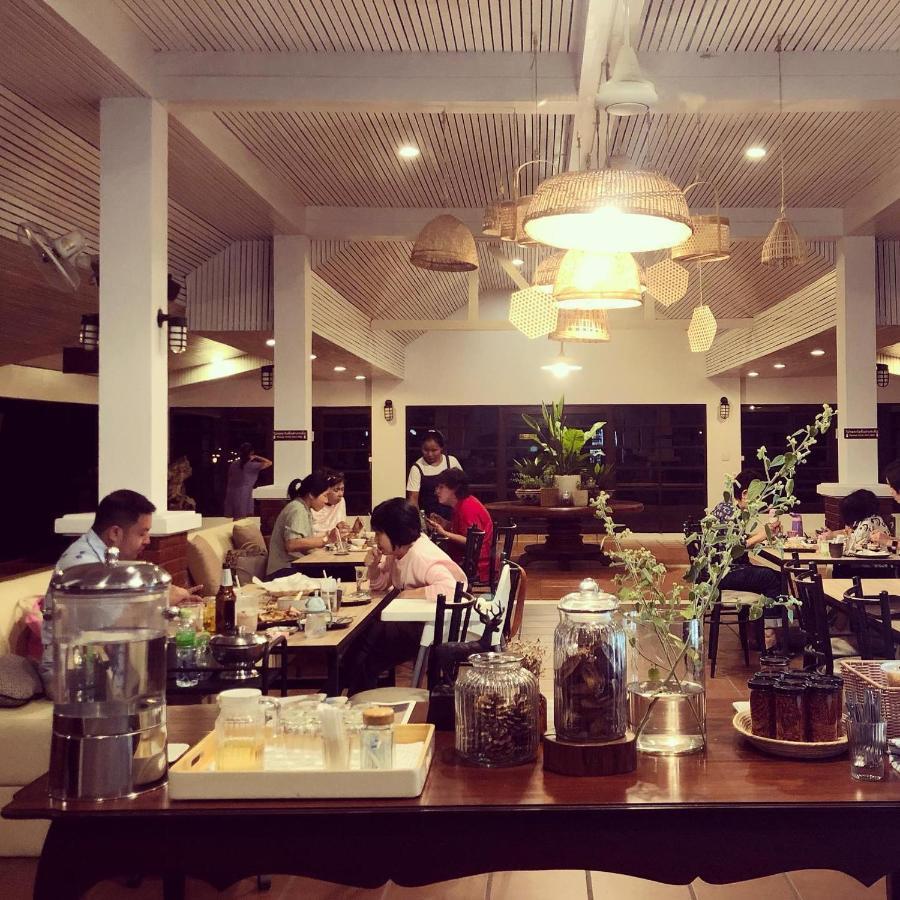 Korat Resort Hotel Nakhonratcsaszima Kültér fotó