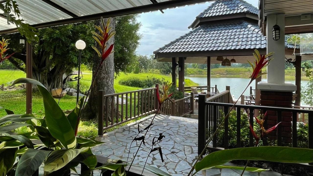 Korat Resort Hotel Nakhonratcsaszima Kültér fotó