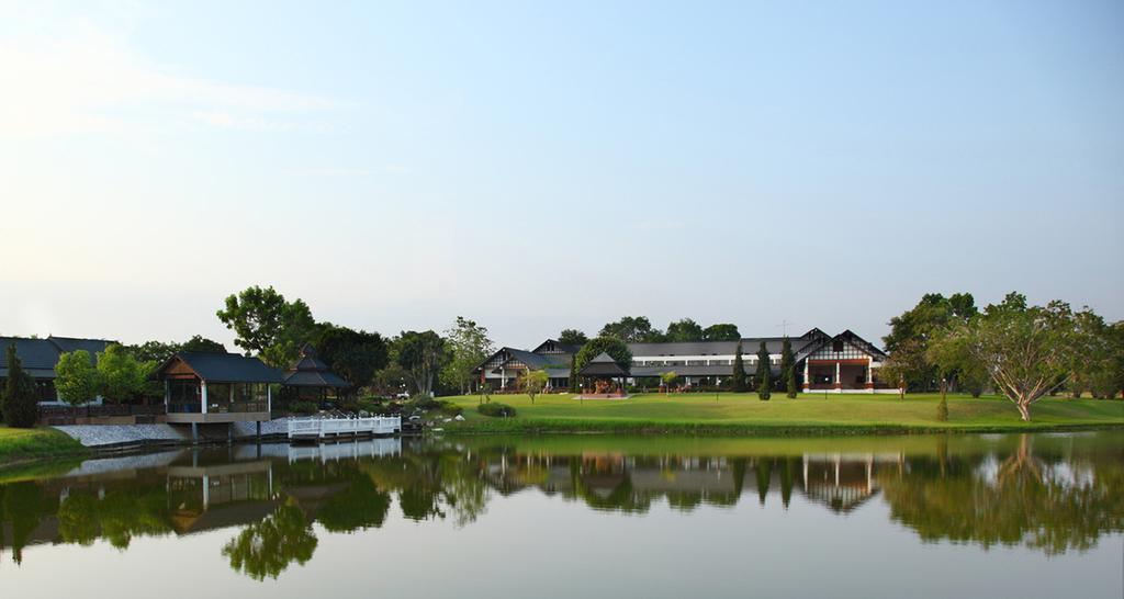 Korat Resort Hotel Nakhonratcsaszima Kültér fotó